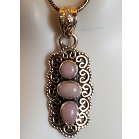 Genuine Peruvian pink Opals Pendant Necklace - Picture 1 of 6